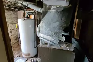 147 W 150th St, Harvey, IL 60426 - Photo 12