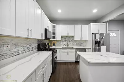 352 N Avers Avenue, Chicago, IL 60624 - Photo 6