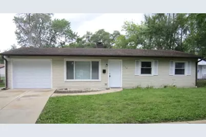 120 S Chestnut Drive, Streamwood, IL 60107 - Photo 1