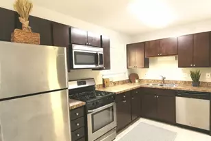 120 S Chestnut Dr, Streamwood, IL 60107 - Photo 4