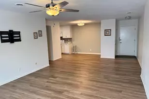 450 W Downer Pl, Aurora, IL 60506 - Photo 6