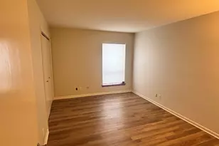 450 W Downer Pl, Aurora, IL 60506 - Photo 8