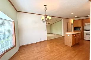 461 Meadowlark Cir, Sandwich, IL 60548 - Photo 8