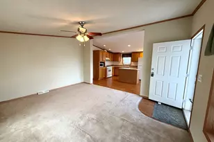 461 Meadowlark Cir, Sandwich, IL 60548 - Photo 4