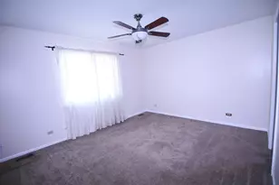 2022 Redwood Dr, Round Lake Beach, IL 60073 - Photo 20