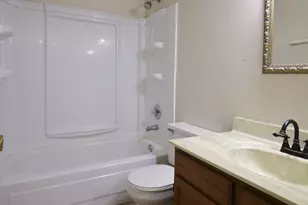 2022 Redwood Dr, Round Lake Beach, IL 60073 - Photo 18