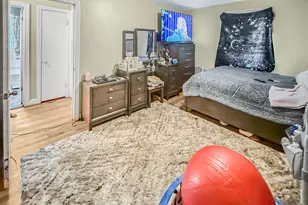 8539 S St Lawrence Ave, Chicago, IL 60619 - Photo 8