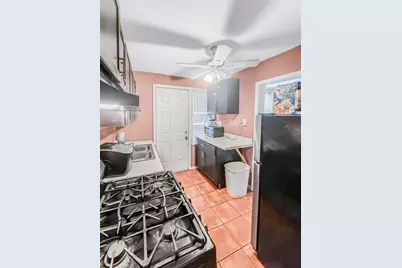 8539 S Saint Lawrence Avenue, Chicago, IL 60619 - Photo 6