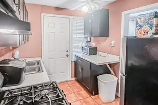 8539 S St Lawrence Ave, Chicago, IL 60619 - Photo 6