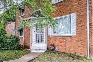 8539 S St Lawrence Ave, Chicago, IL 60619 - Photo 2