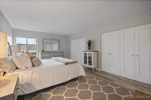 1052 N Mill St, Naperville, IL 60563 - Photo 12