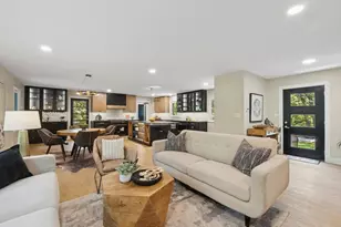 600 Eton Dr, North Barrington, IL 60010 - Photo 4