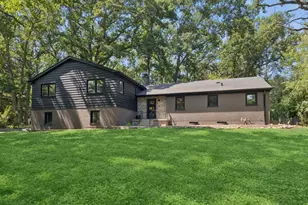 600 Eton Dr, North Barrington, IL 60010 - Photo 2