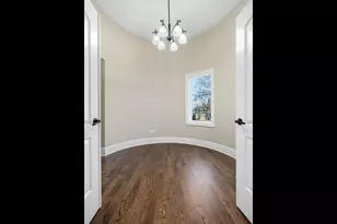 212 Holmes Ave, Clarendon Hills, IL 60514 - Photo 18