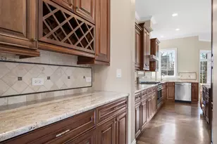 212 Holmes Ave, Clarendon Hills, IL 60514 - Photo 12