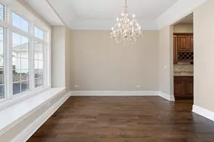 212 Holmes Ave, Clarendon Hills, IL 60514 - Photo 4