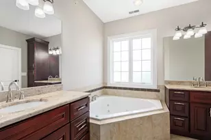 212 Holmes Ave, Clarendon Hills, IL 60514 - Photo 20