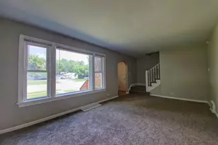 1913 170th St, Hazel Crest, IL 60429 - Photo 4