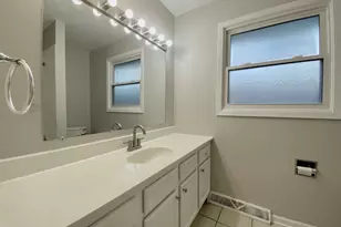 200 Patrick Dr, South Elgin, IL 60177 - Photo 10