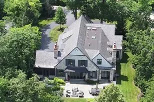 569 Briar Ln, Northfield, IL 60093 - Photo 2