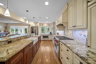 1943 Sunnyside Cir, Northbrook, IL 60062 - Photo 12