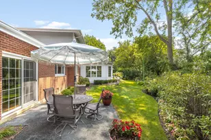 1943 Sunnyside Cir, Northbrook, IL 60062 - Photo 38