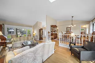 1943 Sunnyside Cir, Northbrook, IL 60062 - Photo 6