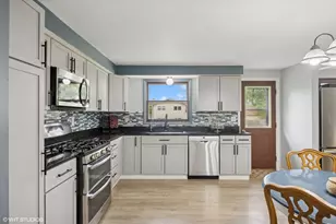 120 N Green St, McHenry, IL 60050 - Photo 8