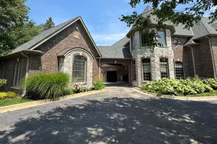 16W122 91st St, Burr Ridge, IL 60527 - Photo 4