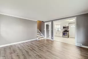 9719 S 81st Ave, Palos Hills, IL 60465 - Photo 6