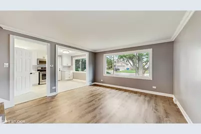 9719 S 81st Avenue, Palos Hills, IL 60465 - Photo 4