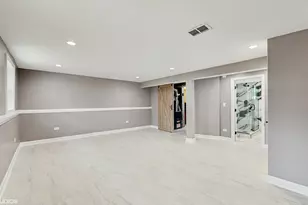 9719 S 81st Ave, Palos Hills, IL 60465 - Photo 18