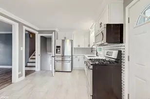 9719 S 81st Ave, Palos Hills, IL 60465 - Photo 8