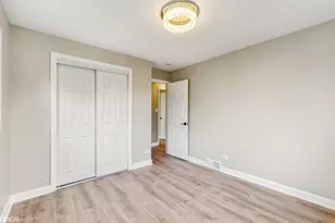 9719 S 81st Ave, Palos Hills, IL 60465 - Photo 16