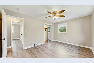 9719 S 81st Avenue, Palos Hills, IL 60465 - Photo 12