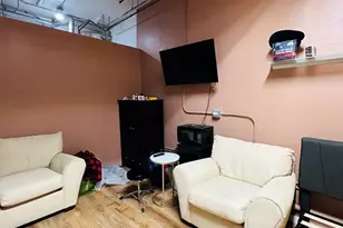 2024 W Montrose Ave, Chicago, IL 60618 - Photo 6