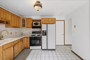 21220 Silktree Cir, Plainfield, IL 60544 - Photo 6