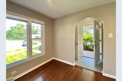 618 E 159th Place, South Holland, IL 60473 - Photo 2