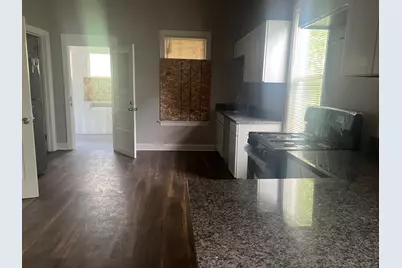 8135 S Muskegon Avenue, Chicago, IL 60617 - Photo 10