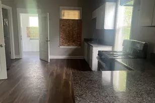 8135 S Muskegon Ave, Chicago, IL 60617 - Photo 10