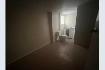 8135 S Muskegon Avenue, Chicago, IL 60617 - Photo 14