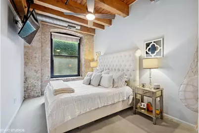 520 W Huron Street #109, Chicago, IL 60654 - Photo 6