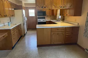 503 E Main St, Morrison, IL 61270 - Photo 4