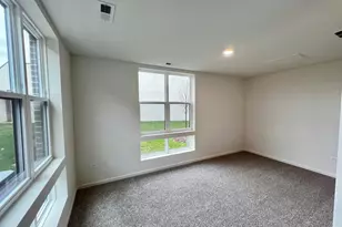 381 Summit Cir, Lombard, IL 60148 - Photo 10