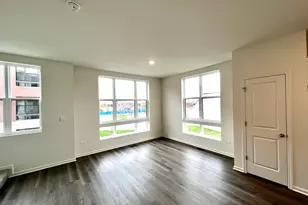 381 Summit Cir, Lombard, IL 60148 - Photo 8