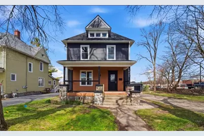 645 E Calhoun Street, Woodstock, IL 60098 - Photo 2