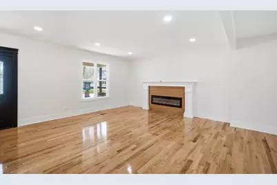 645 E Calhoun Street, Woodstock, IL 60098 - Photo 18