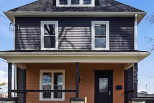 645 E Calhoun St, Woodstock, IL 60098 - Photo 1