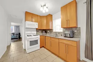 3617 W 63rd Pl, Chicago, IL 60629 - Photo 12