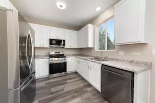 6407 Coyote Ridge Ct, Plainfield, IL 60586 - Photo 2